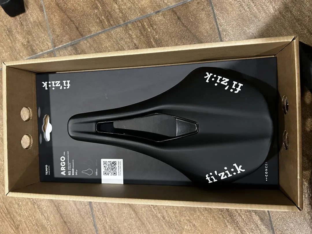Fizik Saddle Argo R5 150mm