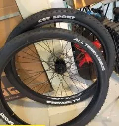 TIRE 26ER 26X1.95 TIRE 2PCS (ONLY TIRE) PAIR - TAKEN OUT FROM NEW BIKE