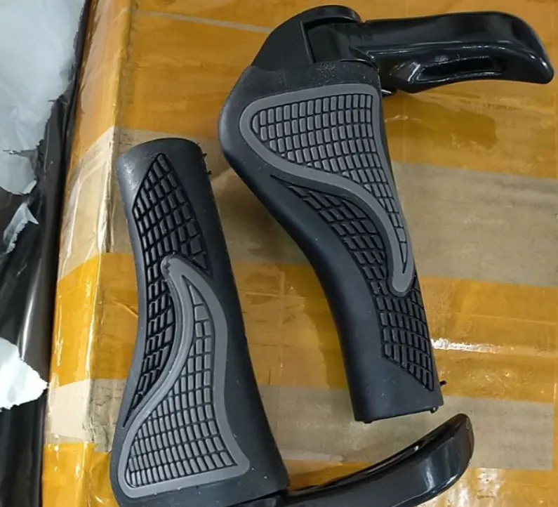 COMFORT CONTOUR GRIP WITH LOCK ON &amp; BAR END INCLUSIVE - LAST PAIR CLEARANCE