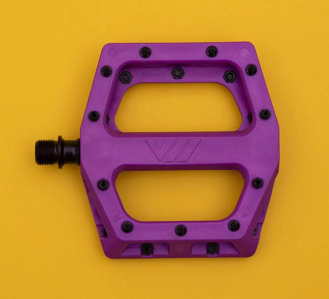 DMR V11 NYLON PEDALS