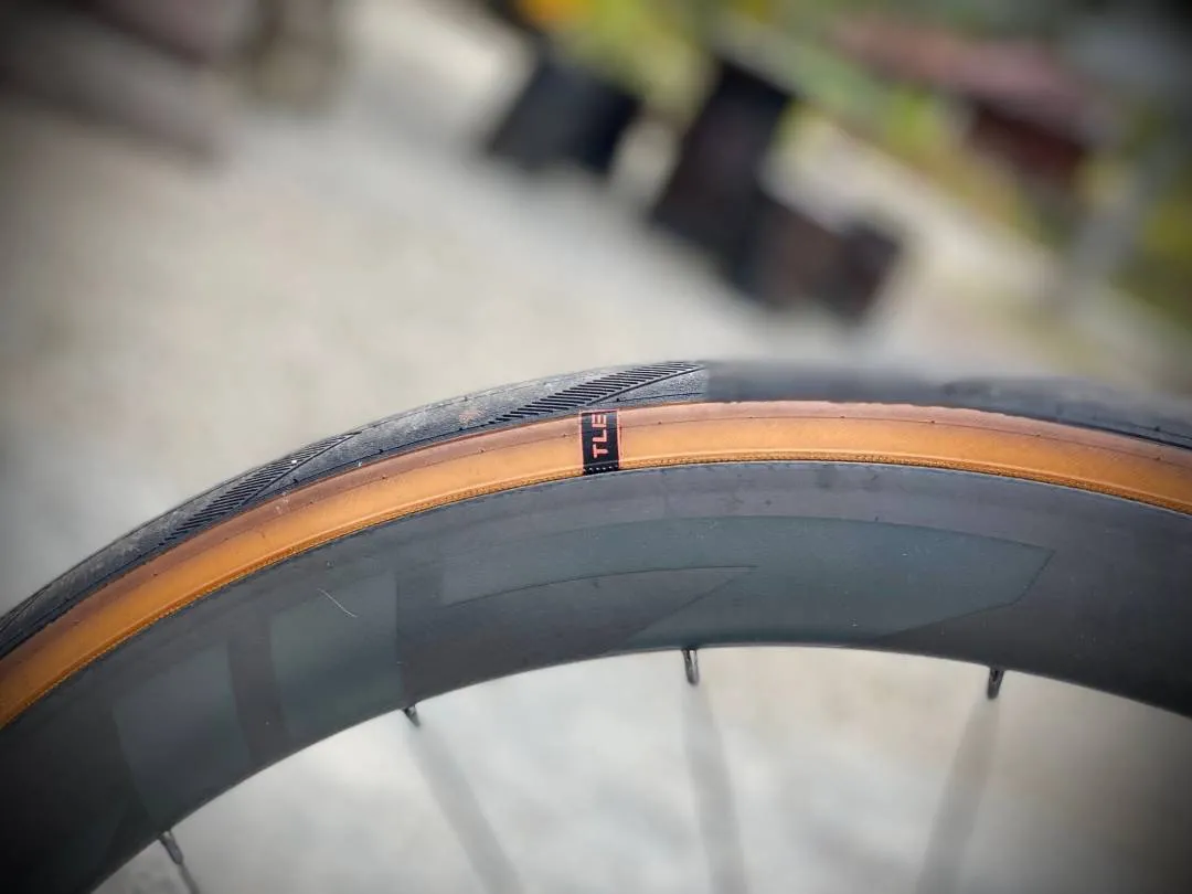 ZIPP 303s disc brake carbon wheelset