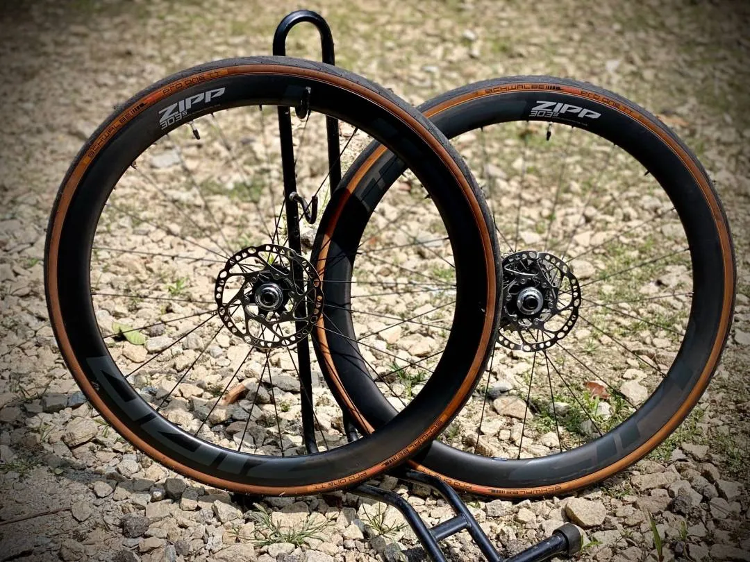 ZIPP 303s disc brake carbon wheelset