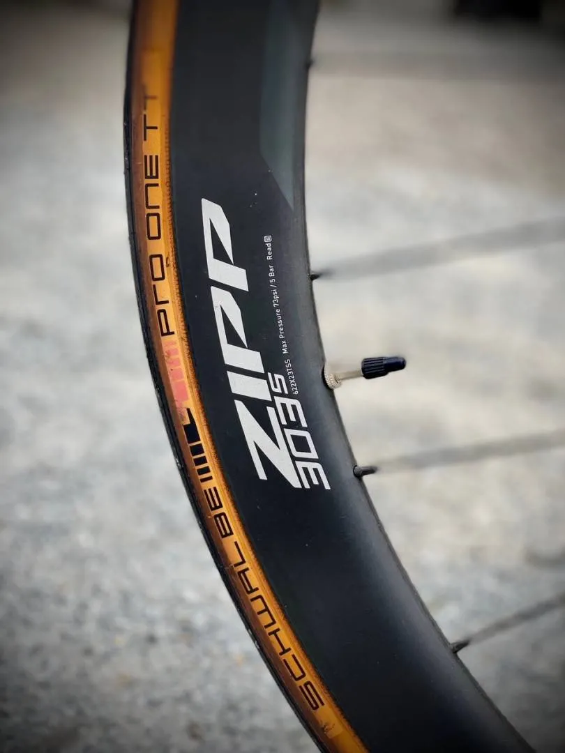 ZIPP 303s disc brake carbon wheelset