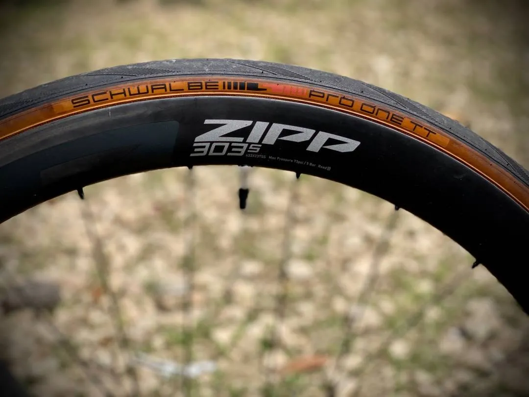 ZIPP 303s disc brake carbon wheelset