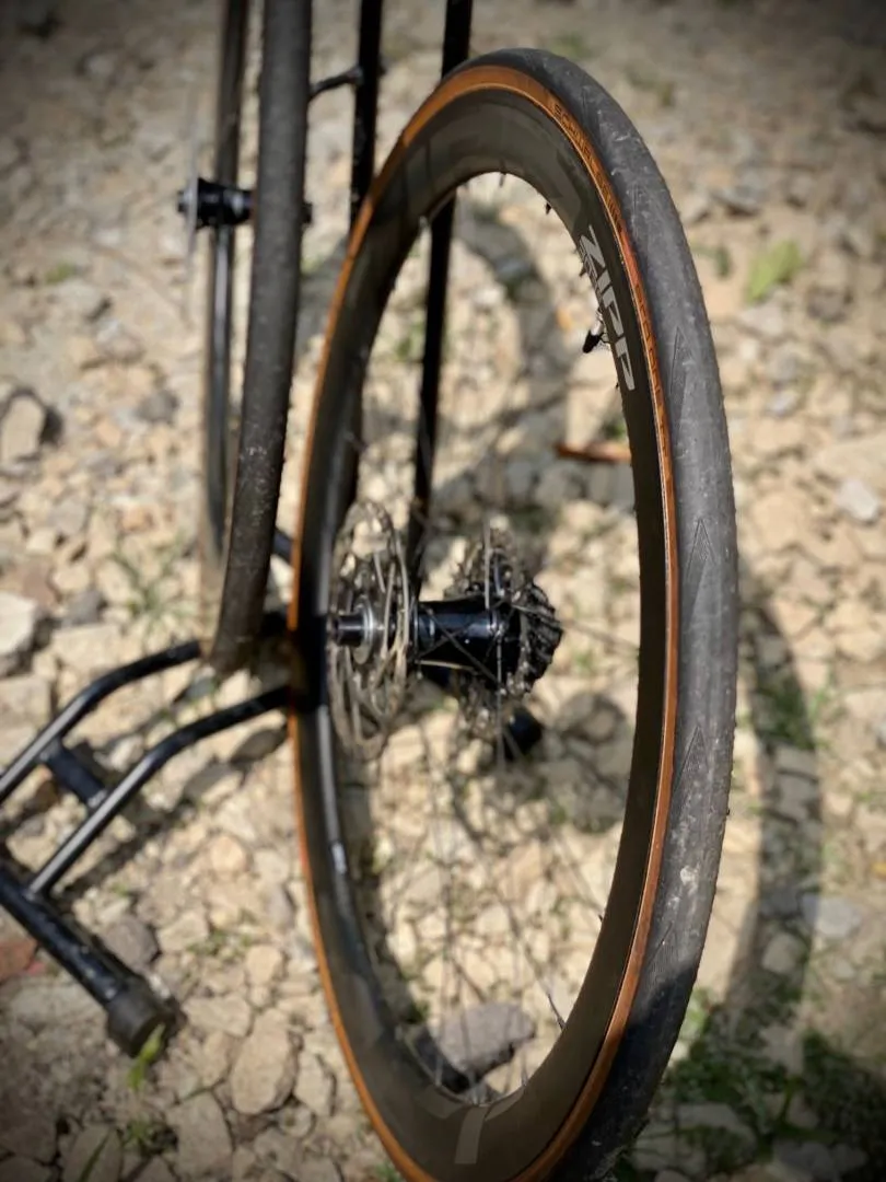 ZIPP 303s disc brake carbon wheelset