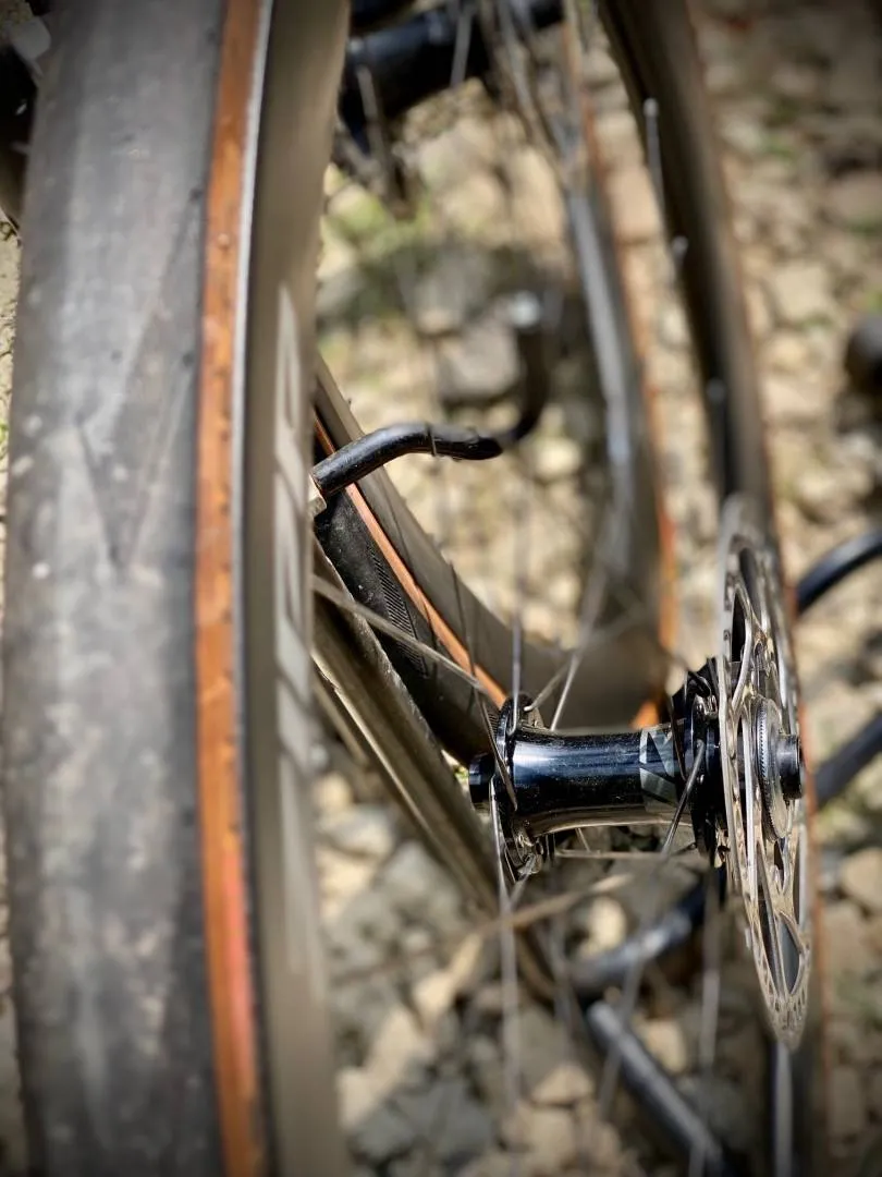 ZIPP 303s disc brake carbon wheelset