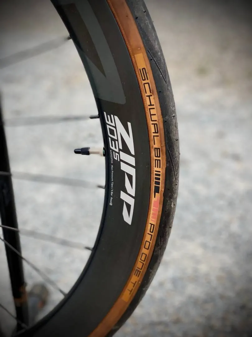 ZIPP 303s disc brake carbon wheelset