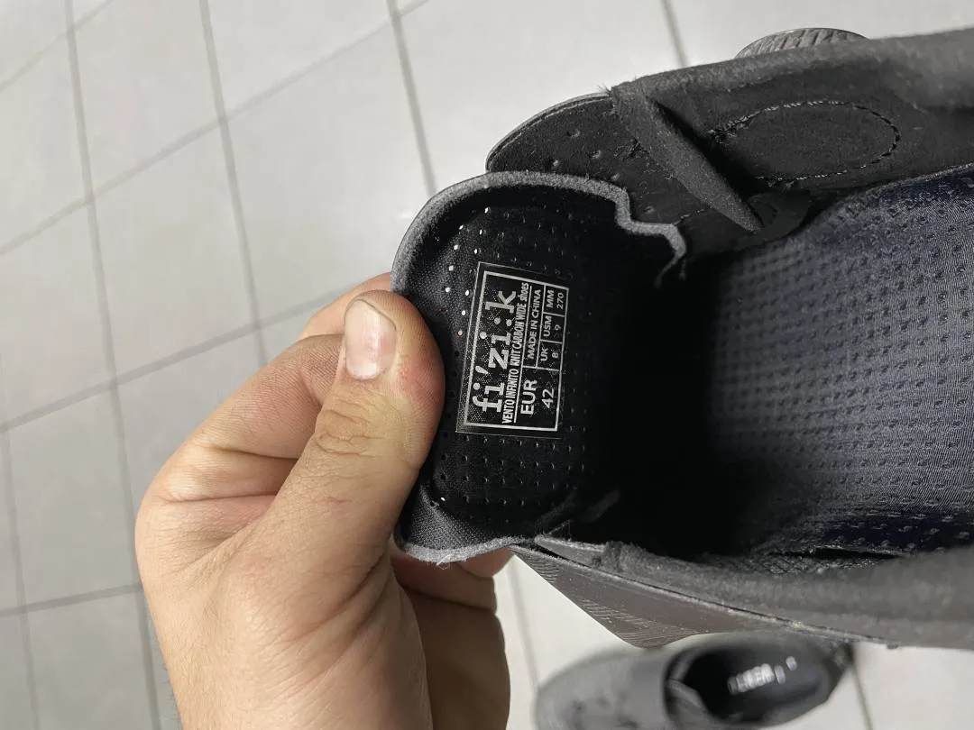 Fizik Vento Infinito Knit Carbon(Wide ) size 42
