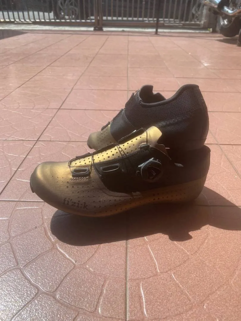 Fizik Tempo Overcurve R4 Wide Road Bike Shoes (EU38)