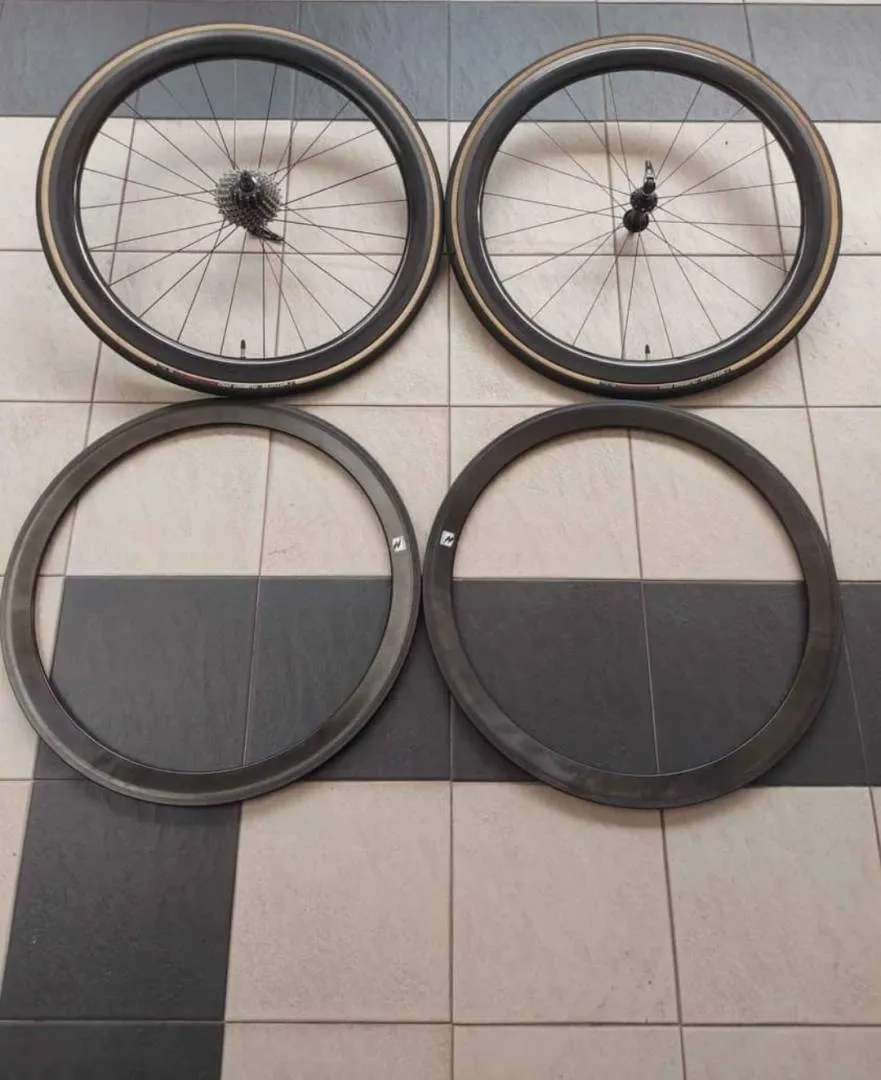 Custom Reynolds wheelset.