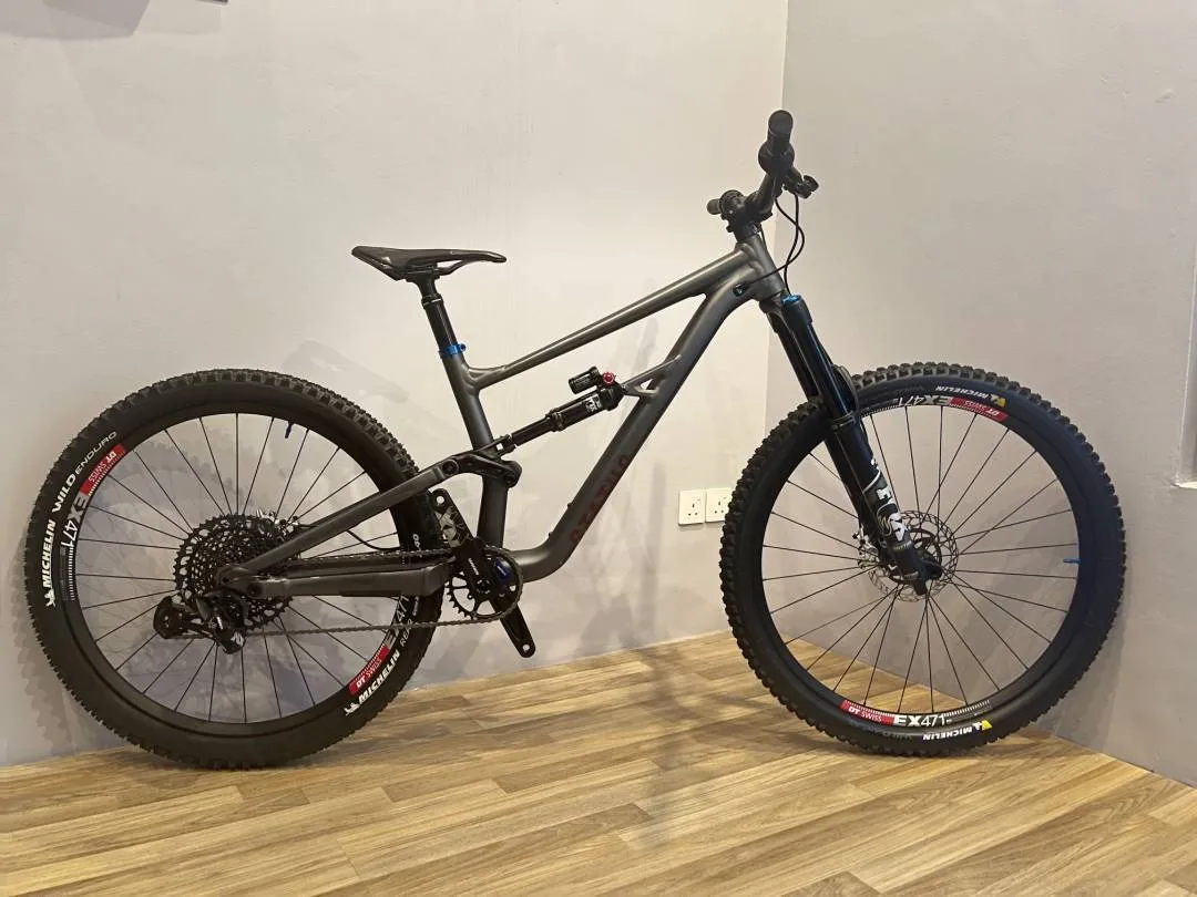 2021 Specialized Status 160 Size S3