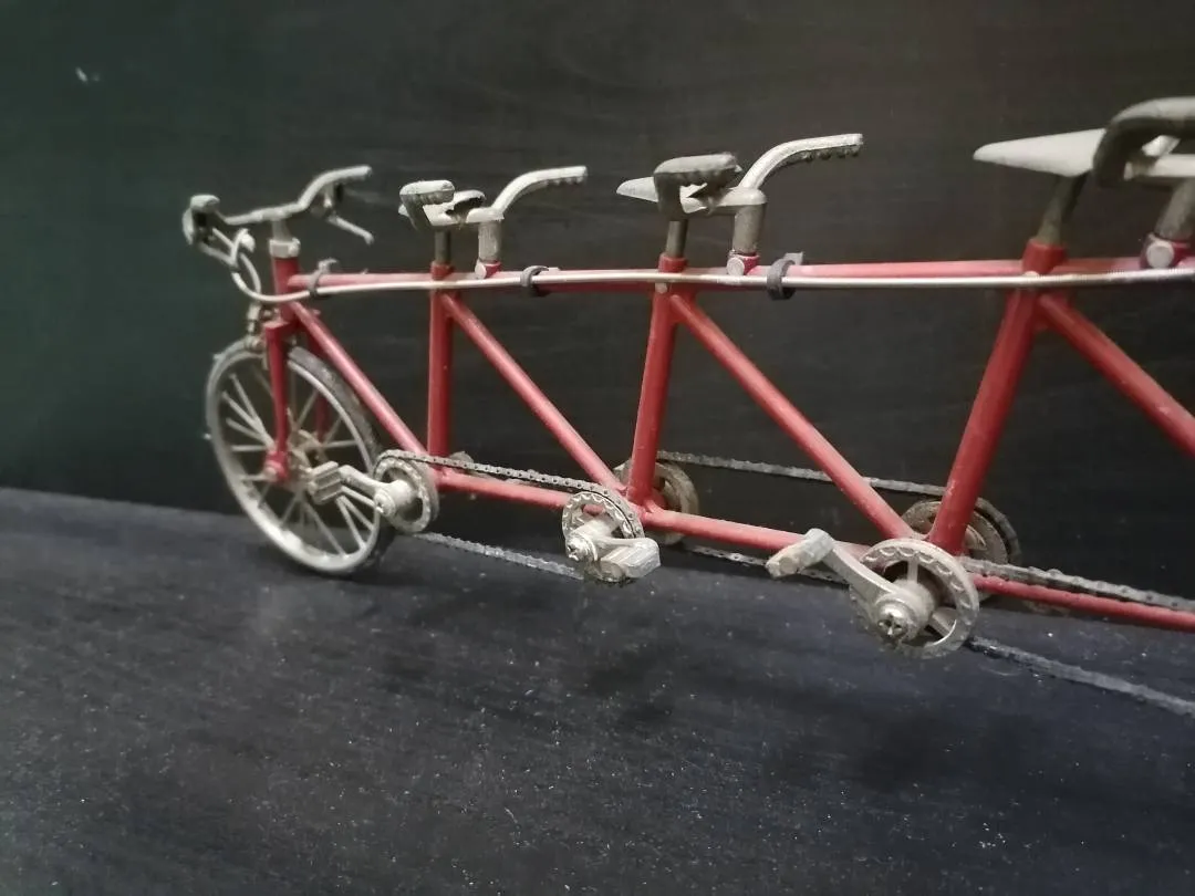 Six-rider tandem (miniature)