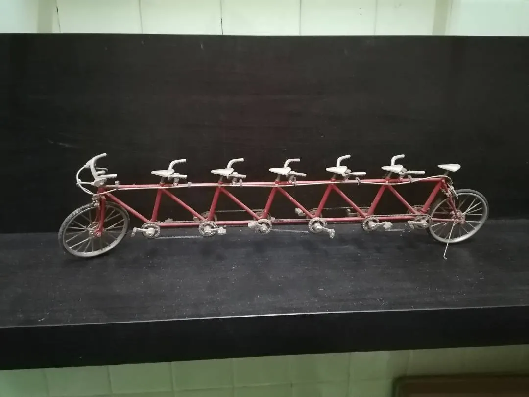 Six-rider tandem (miniature)