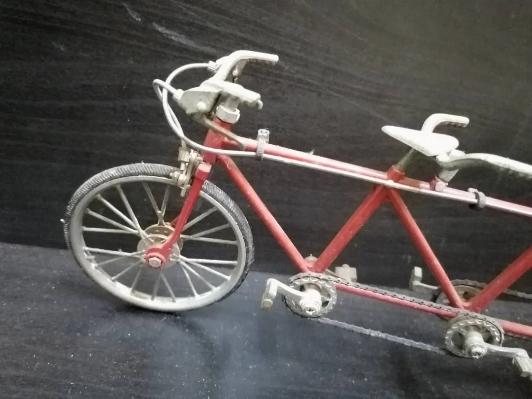 Six-rider tandem (miniature)