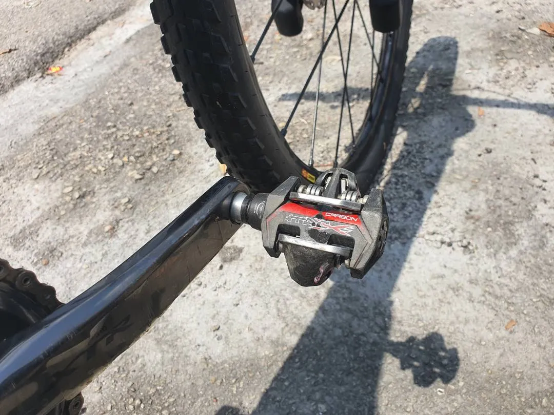 Fully loaded Carbon MTB with XTR