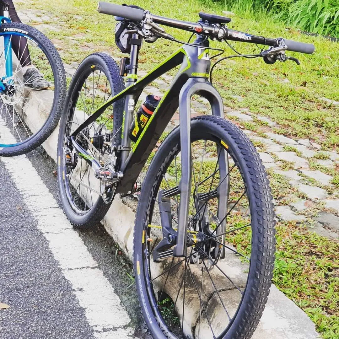 Fully loaded Carbon MTB with XTR