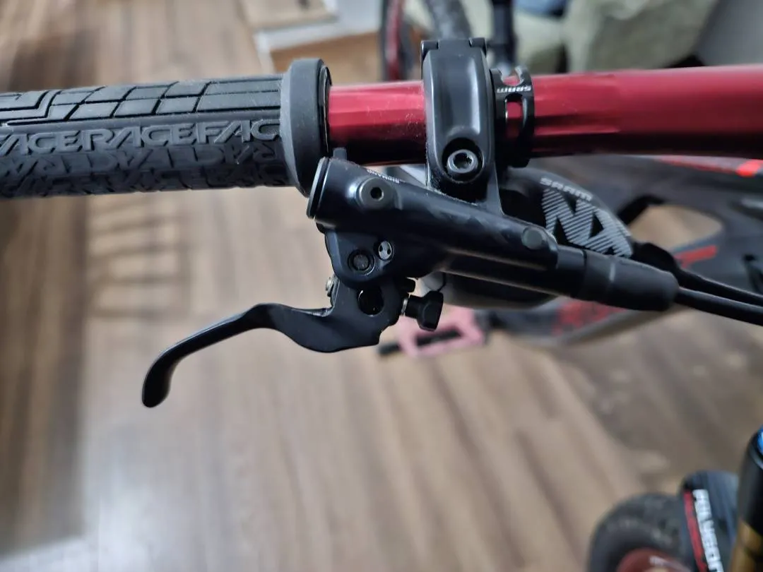 Pivot Mach 6.6 Carbon M