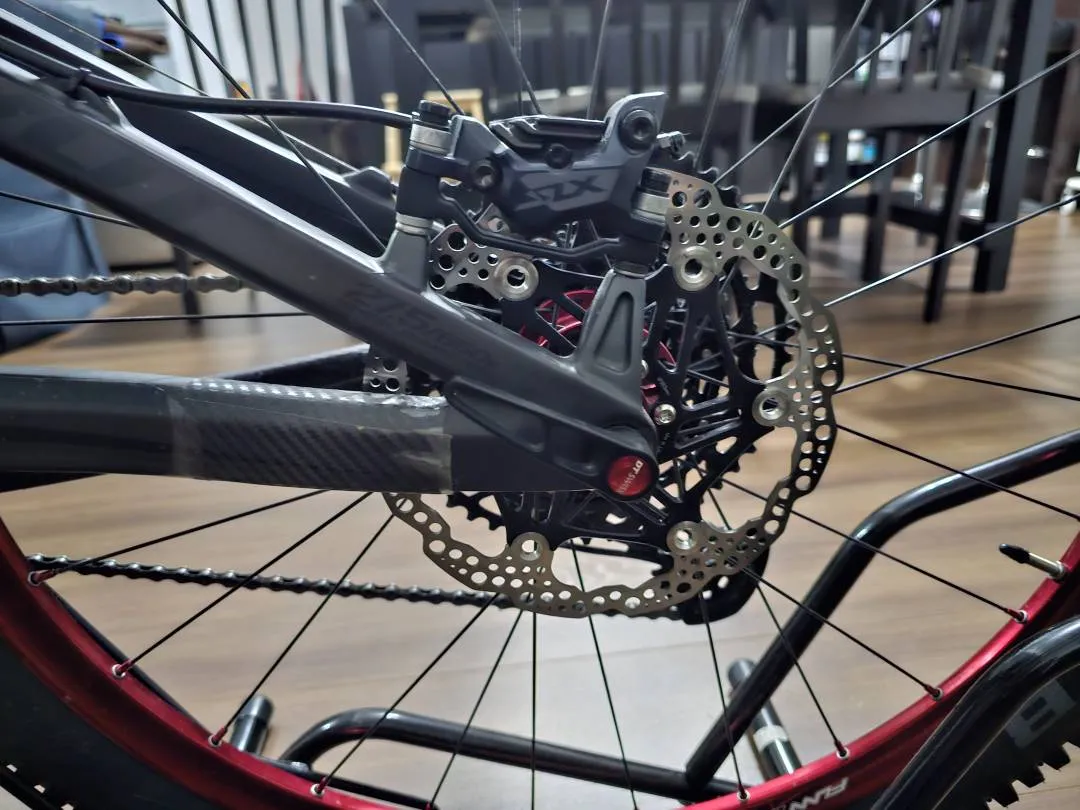 Pivot Mach 6.6 Carbon M