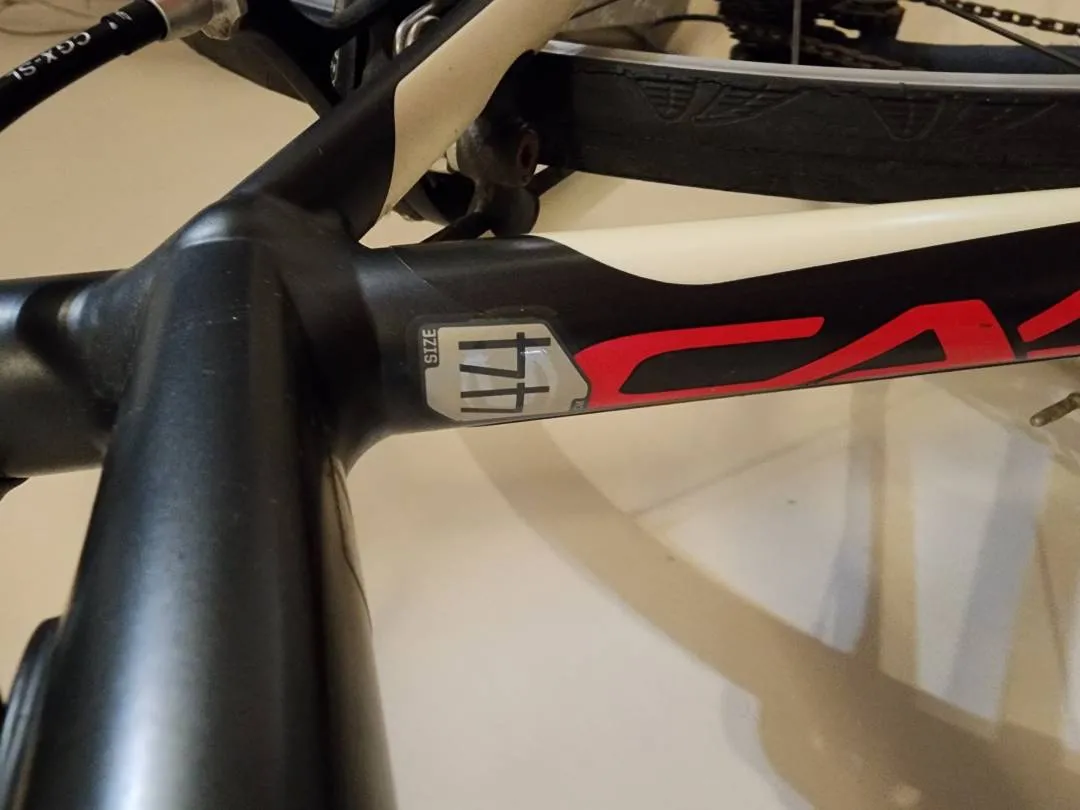 Cannondale CAAD 12 105 Complete Bike - Size 44 Women Geometry