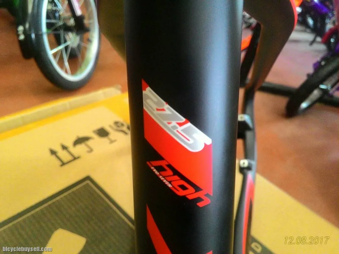 TRS Evo Seven Carbon 27.5 lightweight frameset.
