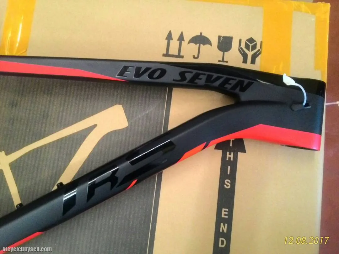 TRS Evo Seven Carbon 27.5 lightweight frameset.