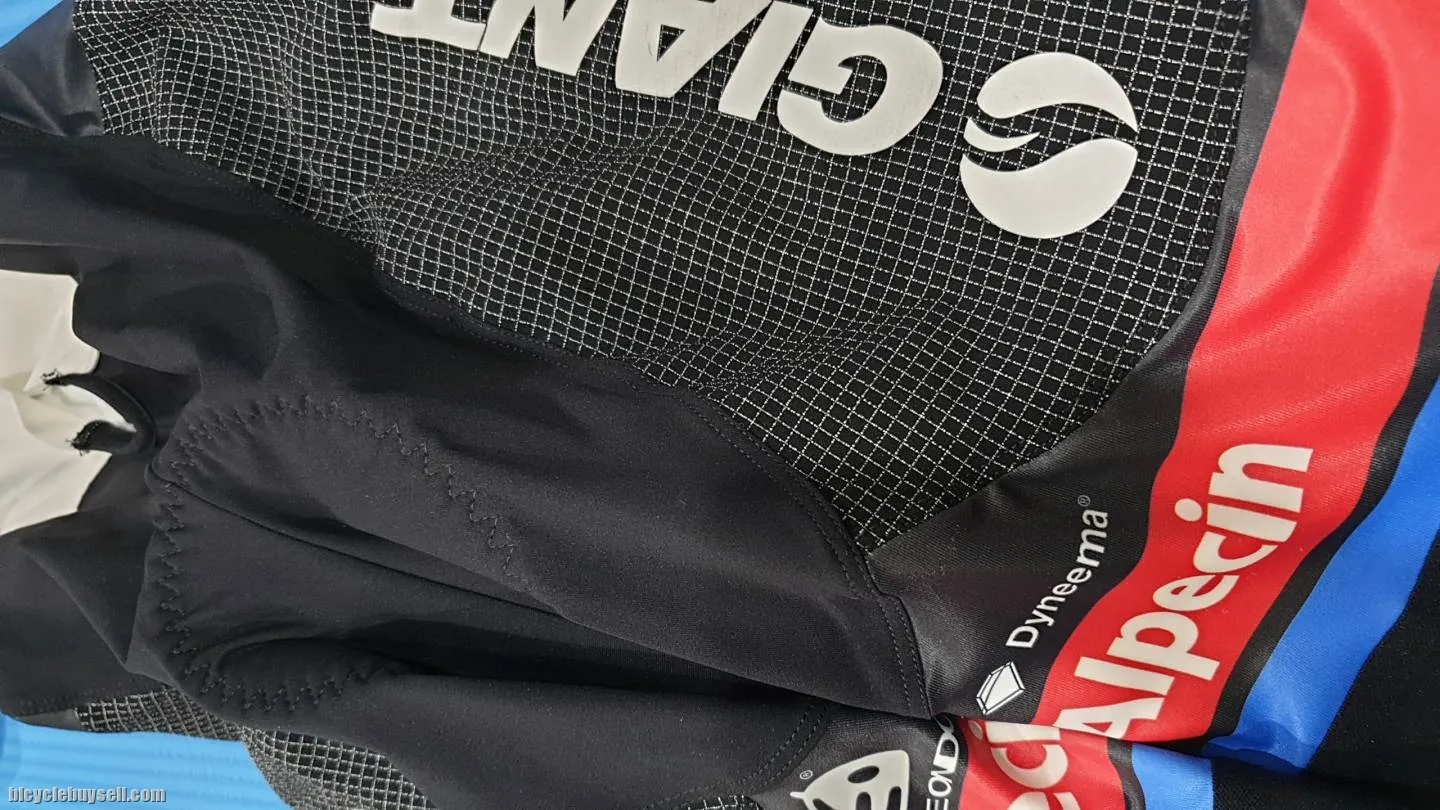 ORIGINAL PRO TEAM GIANT ALPECIN CYCLING KITS JERSEY + DyneemaÂ® BIB SHORTS