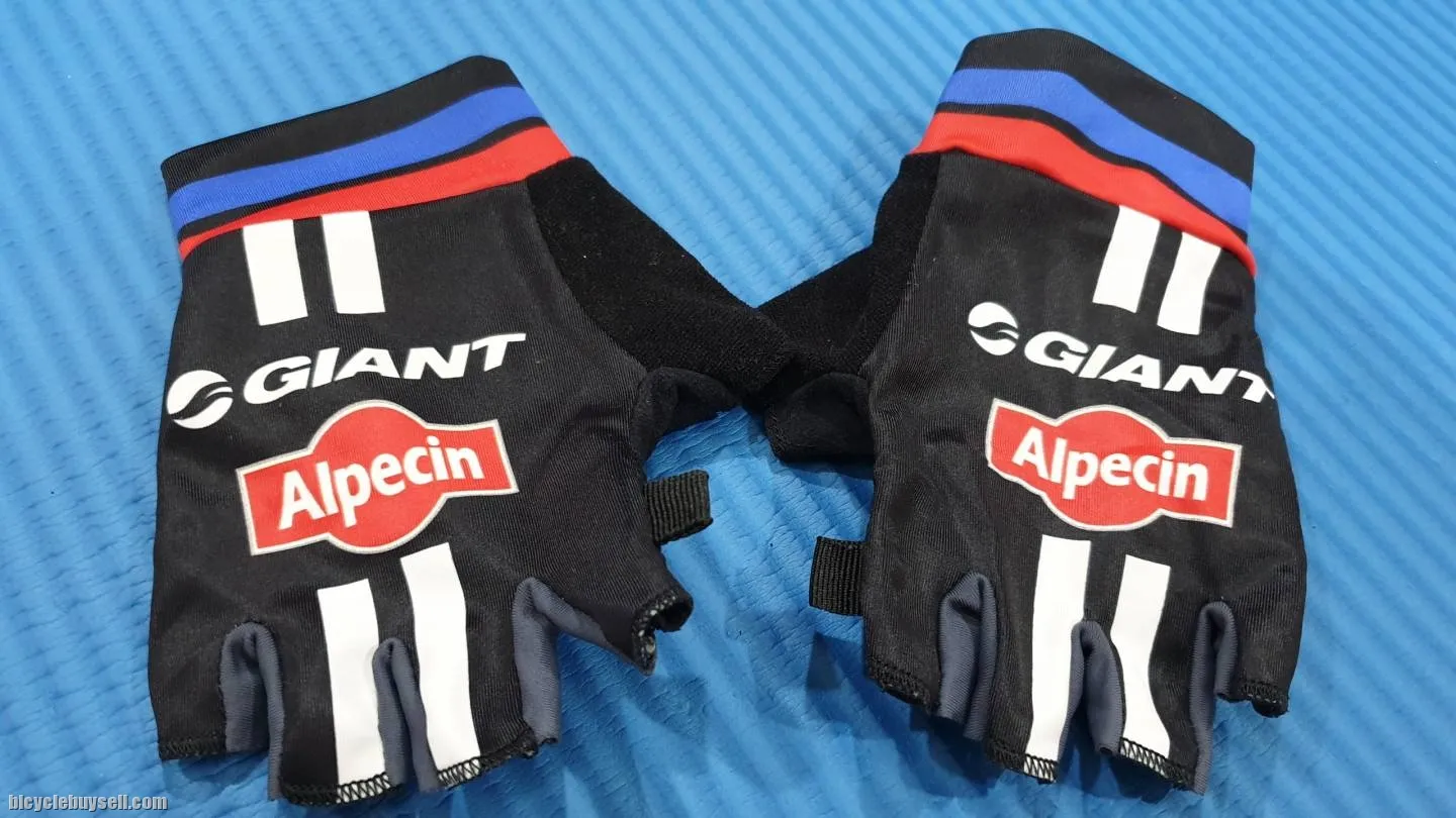 ORIGINAL PRO TEAM GIANT ALPECIN CYCLING KITS JERSEY + DyneemaÂ® BIB SHORTS