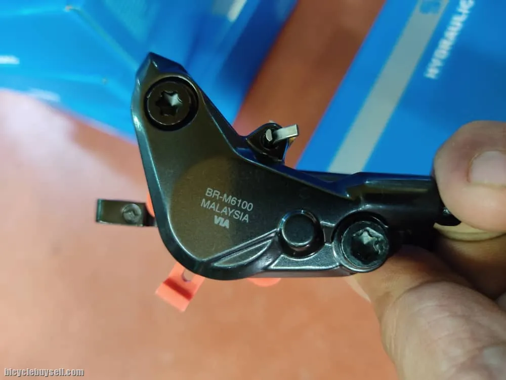 Shimano DEORE BR-M6100 Post-Mount G04S Brake Caliper 2 piston