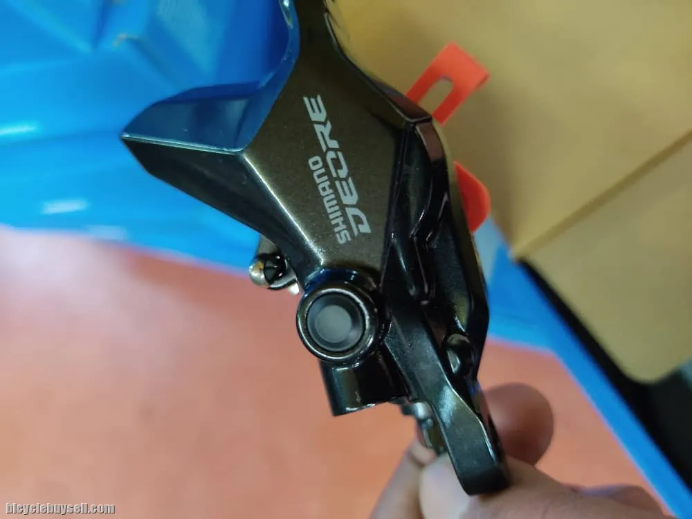 Shimano DEORE BR-M6100 Post-Mount G04S Brake Caliper 2 piston