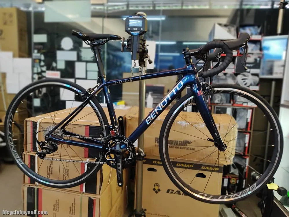 BENOTTO R100 CARBON ROAD BIKE WITH SHIMANO 105