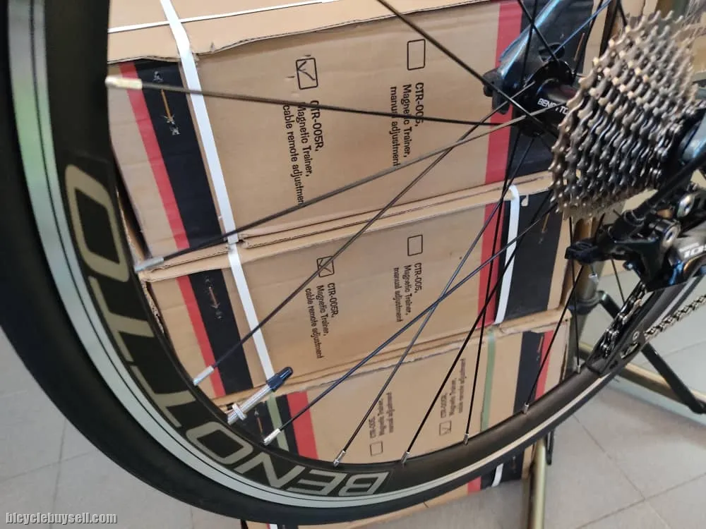 BENOTTO R100 CARBON ROAD BIKE WITH SHIMANO 105