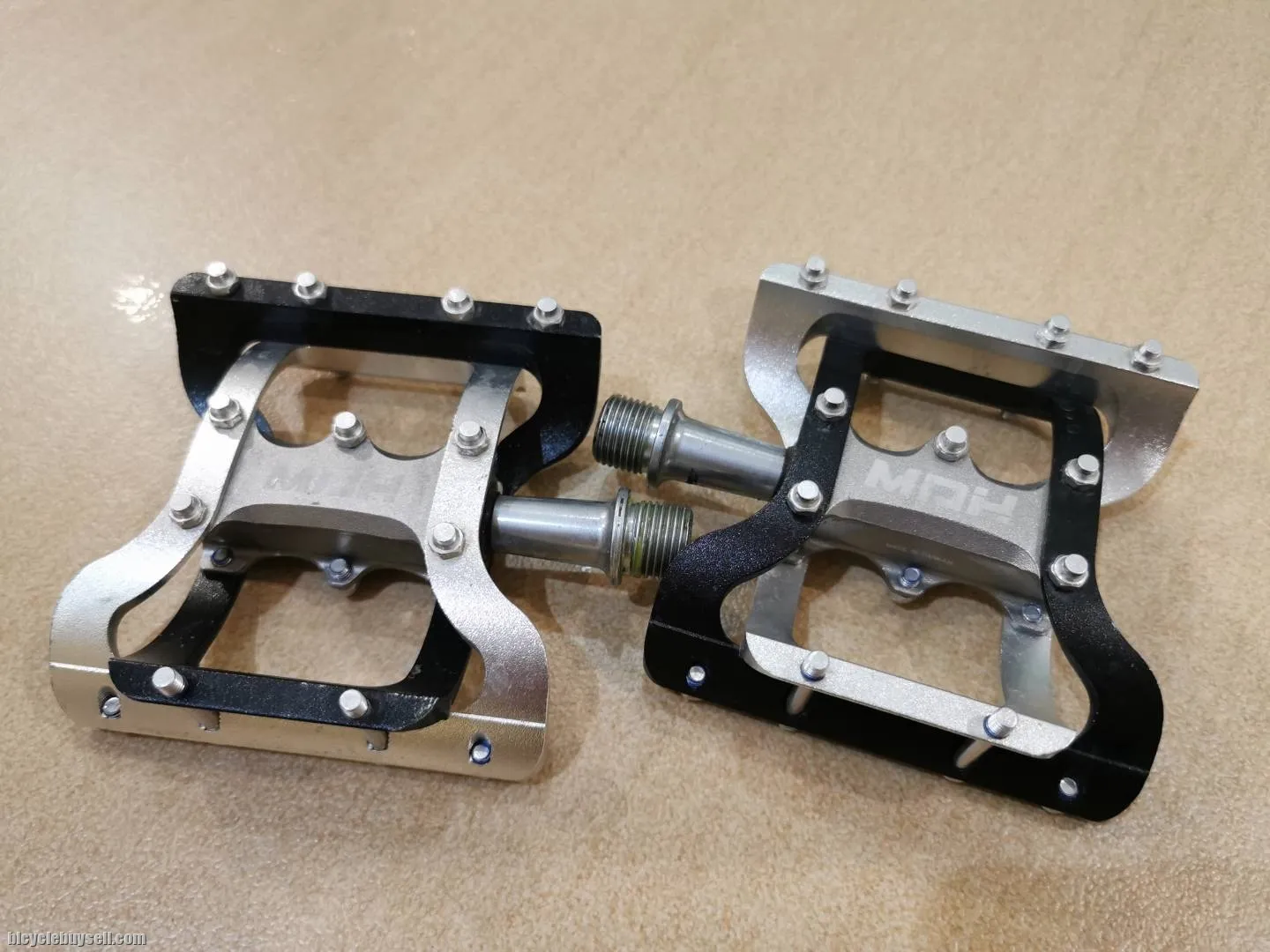 MDH PVB01 Pedals - Silver/Black