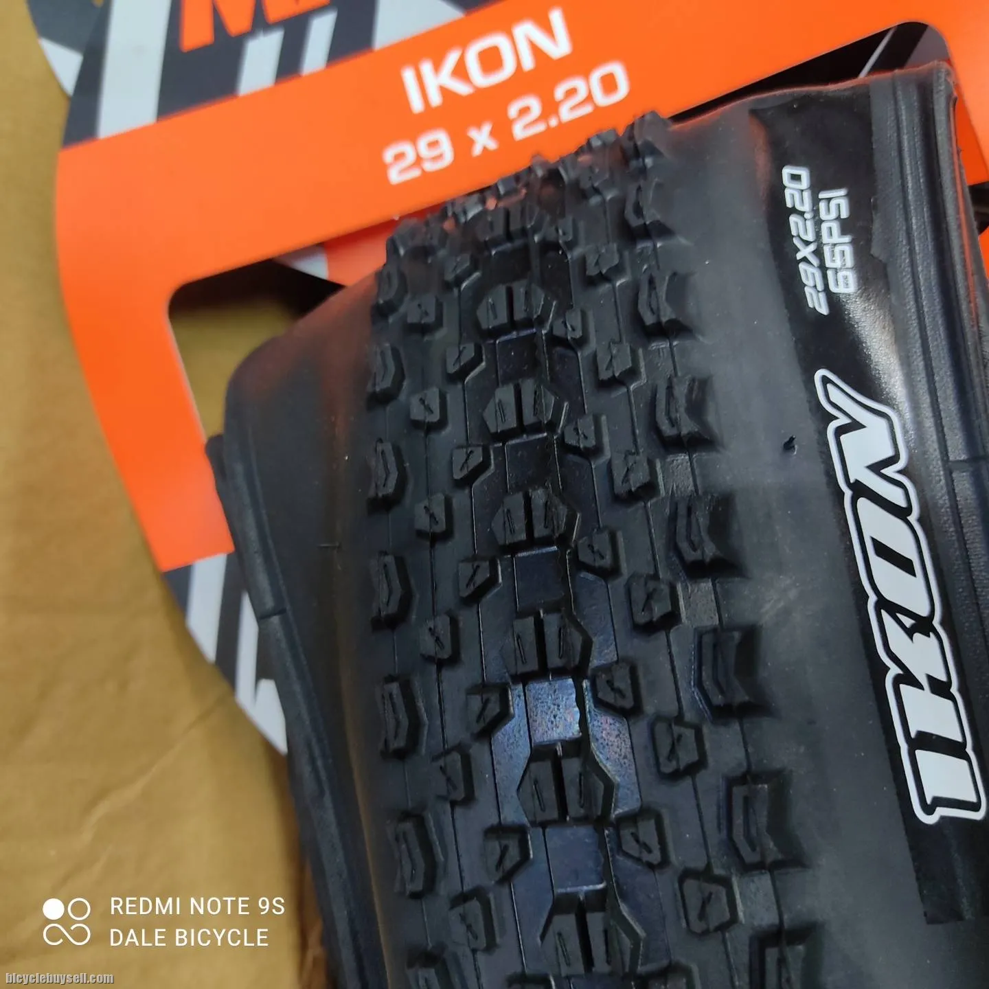 Maxxis Ikon 29er x 2.20