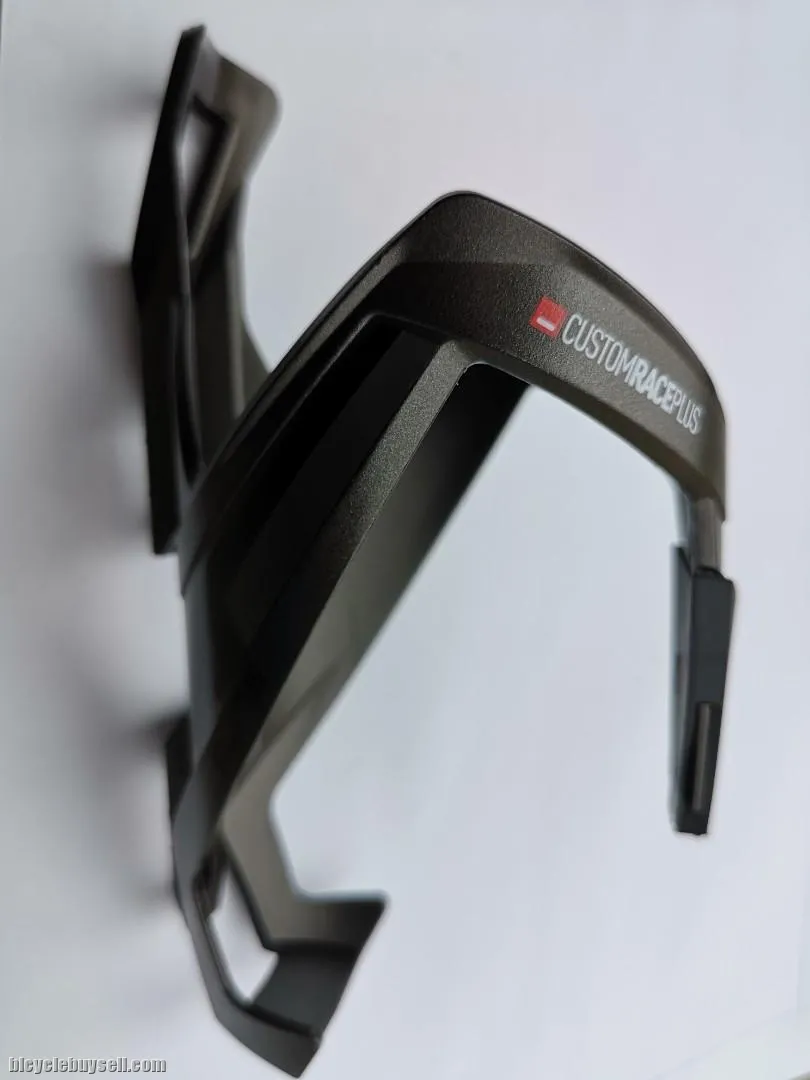 Elite Custom Race Plus bottle cage