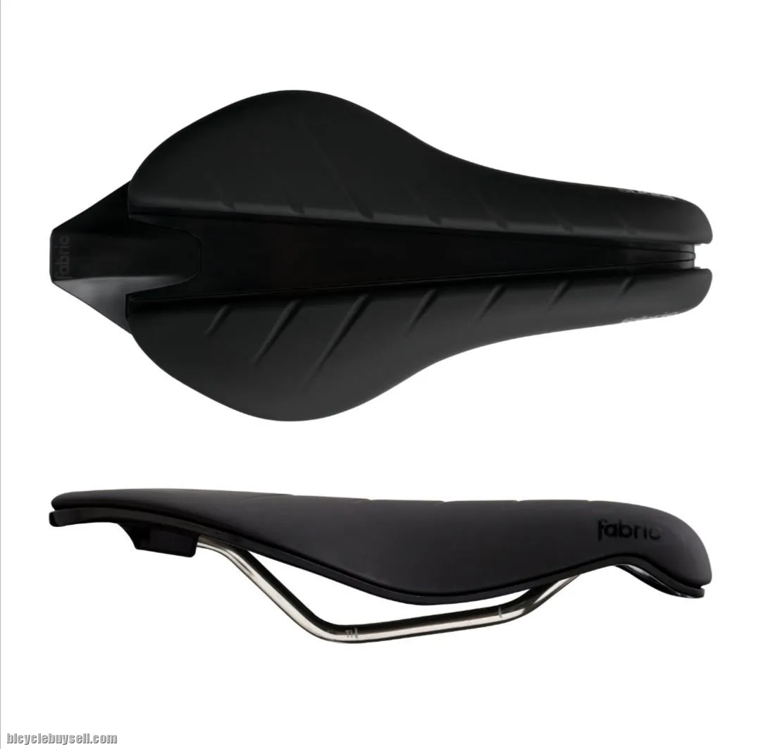 Fabric Tri Race Flat Titanium Rail Saddle
