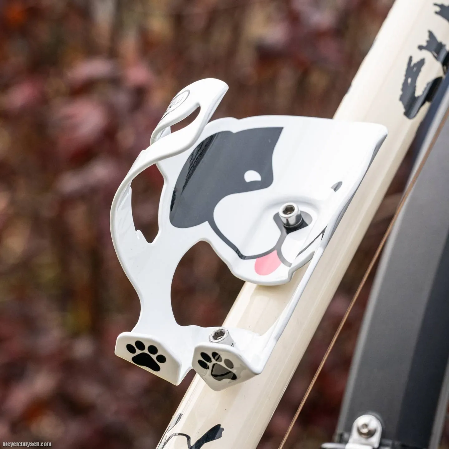 PDW VGD Side Loading Bottle Cage White