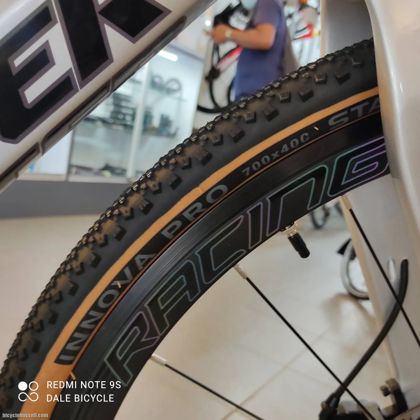 TWITTER V2 CARBON GRAVEL BIKE