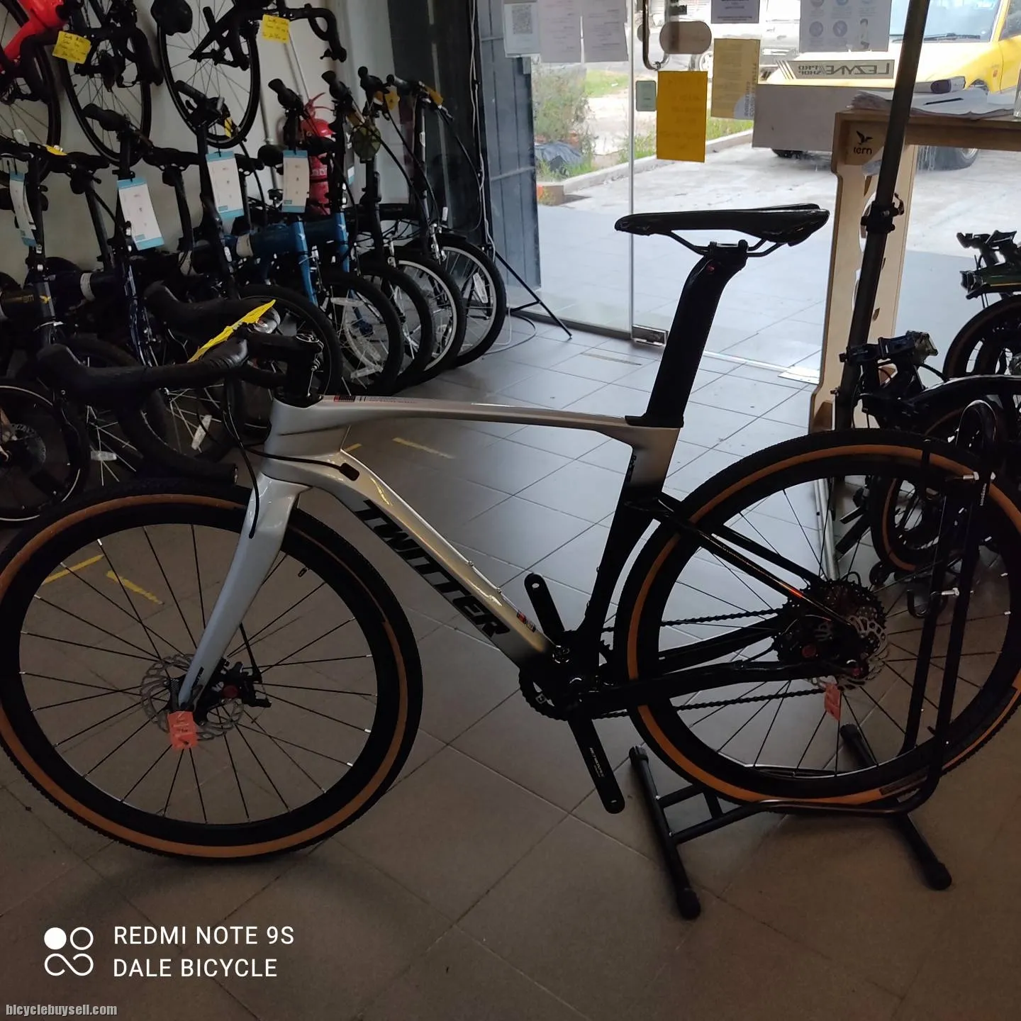 TWITTER V2 CARBON GRAVEL BIKE