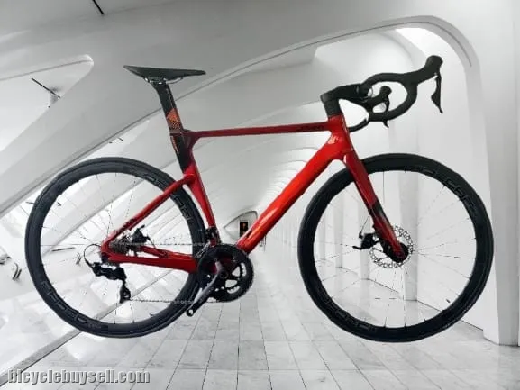 JAVA FUOCO DISC CARBON ROAD BIKE 700C 22 SPEED