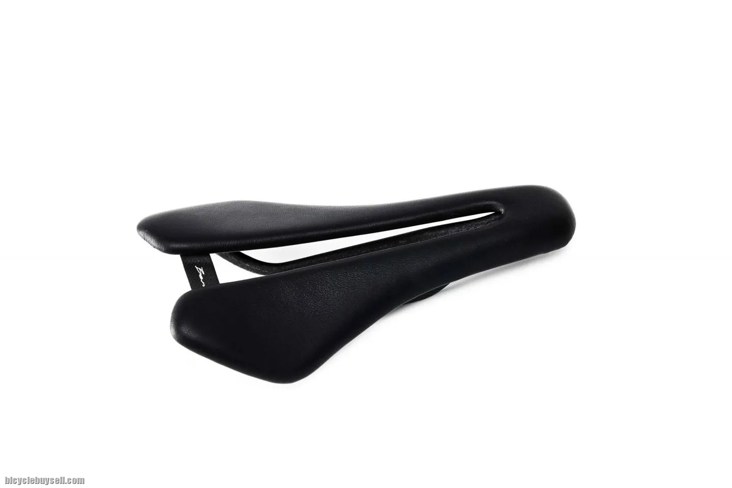 Berk Dila Padded Lightweight Short Saddle