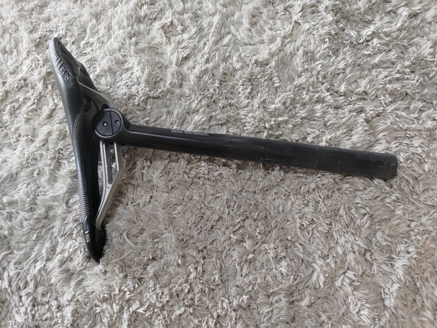 Selle Italia Carbon Saddle SL and MONOLINK POST SLC 3