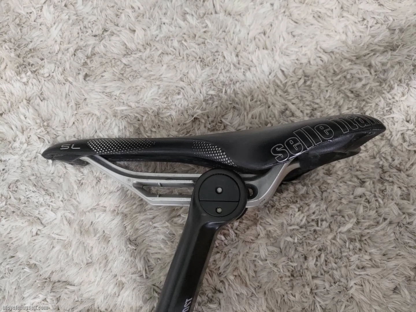 Selle Italia Carbon Saddle SL and MONOLINK POST SLC 3