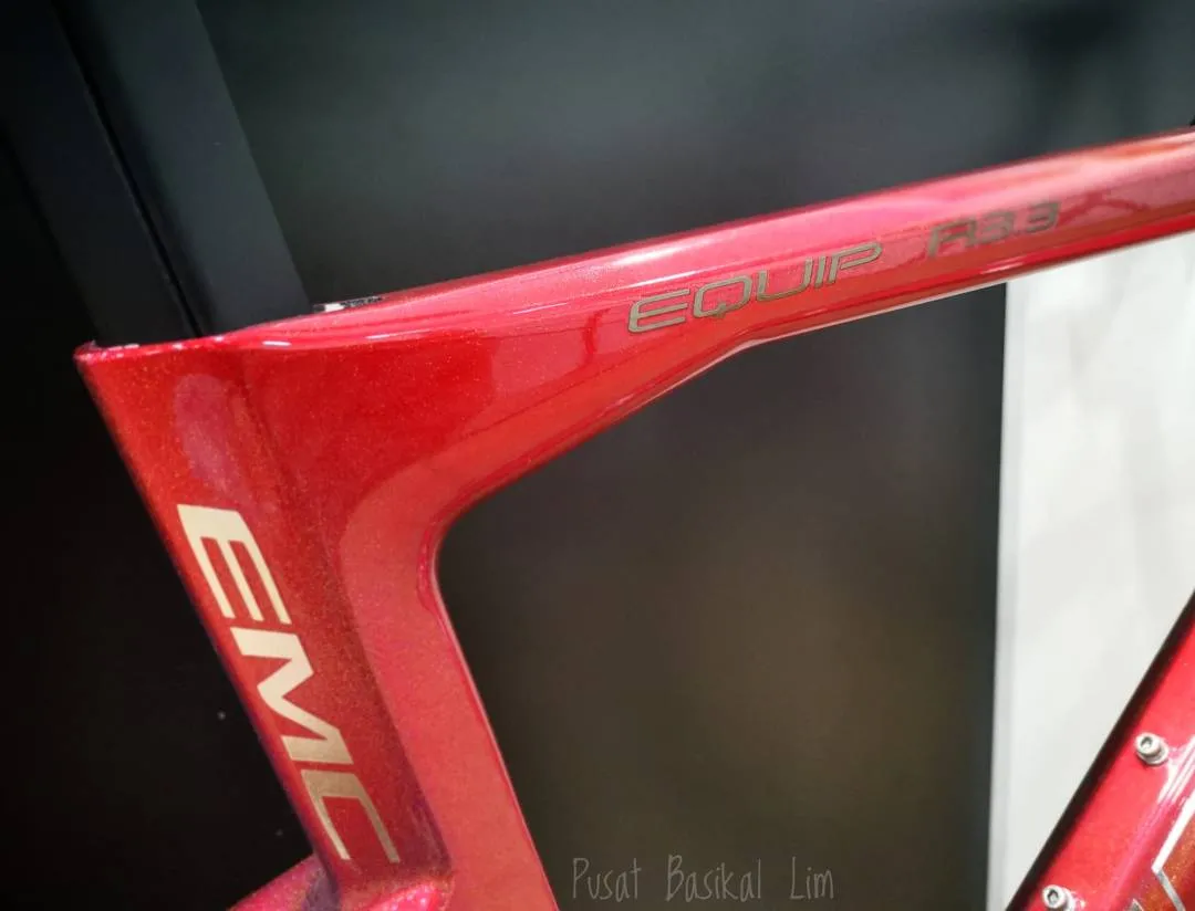 EMC Equip R3.3 Disc Carbon Road Bike