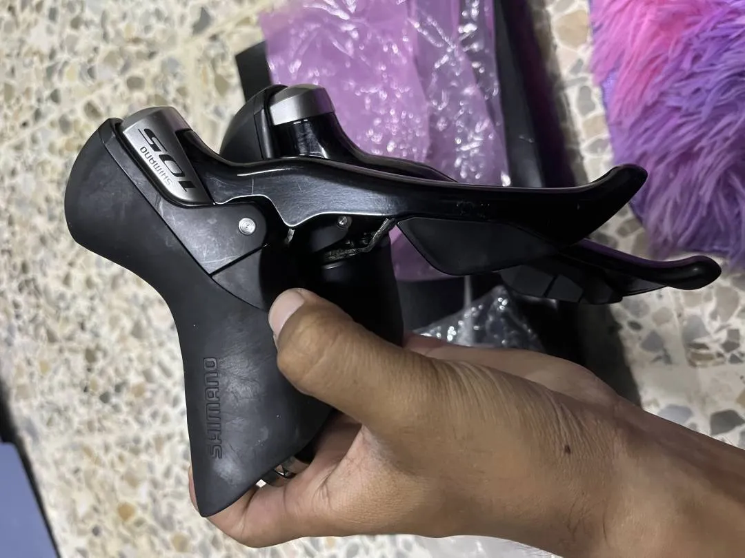SOLD SOLD SOLD OUT OF STOCK Shimano 105 R5800 shifter
