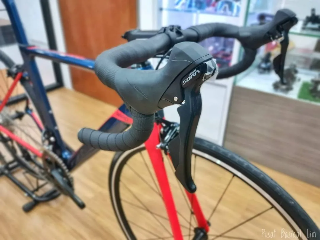 Trinx Rapid Carbon Road Bike (Shimano Sora 2x9 Speed)
