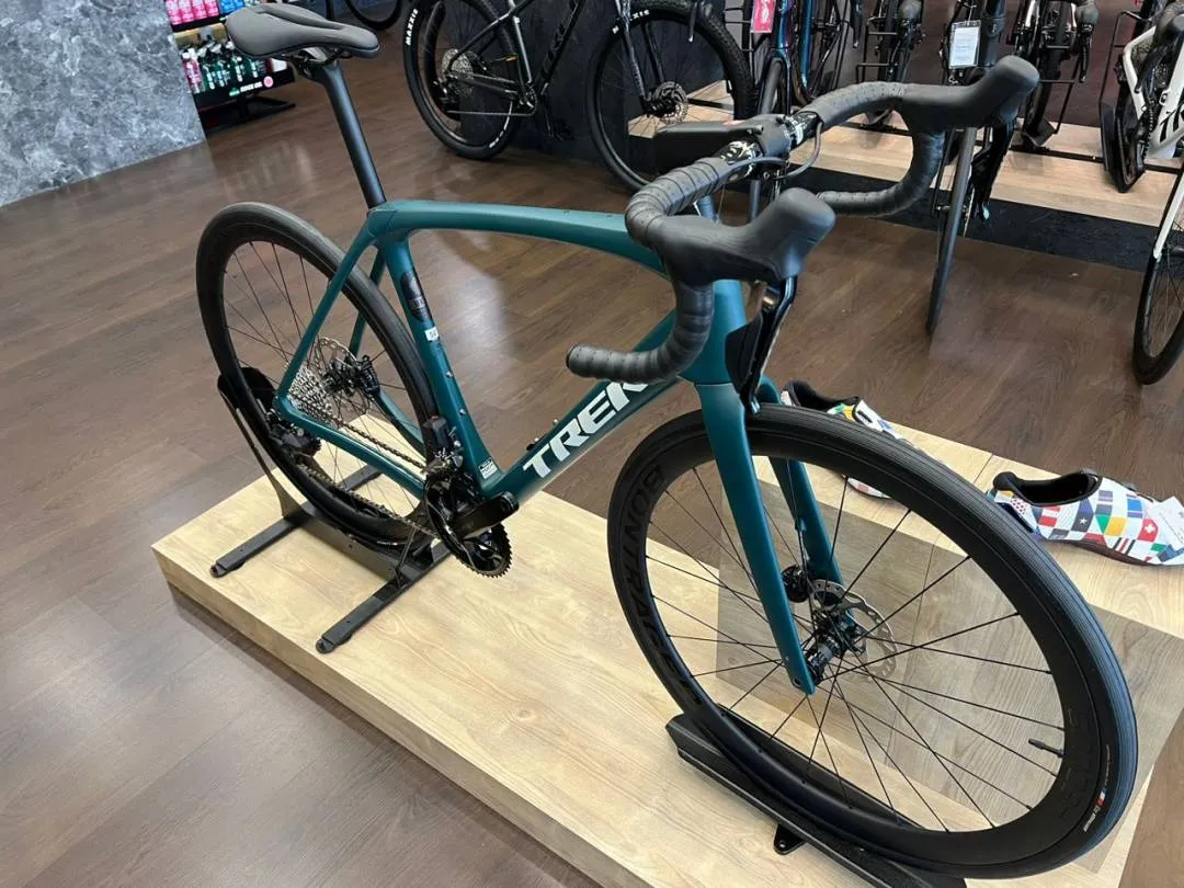 TREK DOMANE SLR 6 GEN4 (2023)