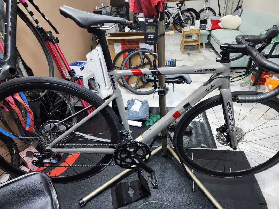 Cannondale CAAD 13 Size 51 Ultegra + 105