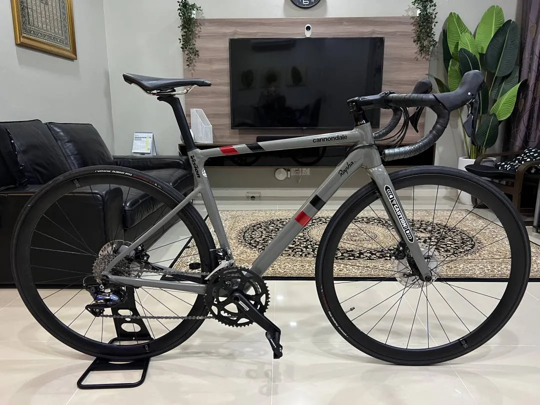 Cannondale CAAD 13 Size 51 Ultegra + 105