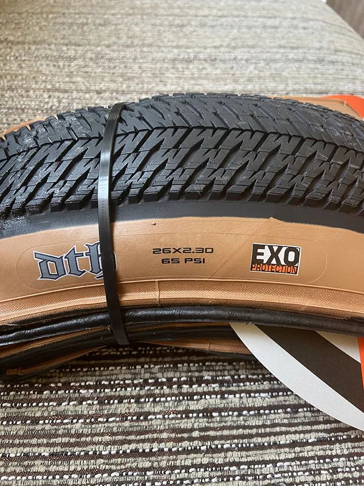Maxxis DTH 26 x 2.30 Dark Tan Skinwall Foldable Tires with EXO Protection (PAIR)
