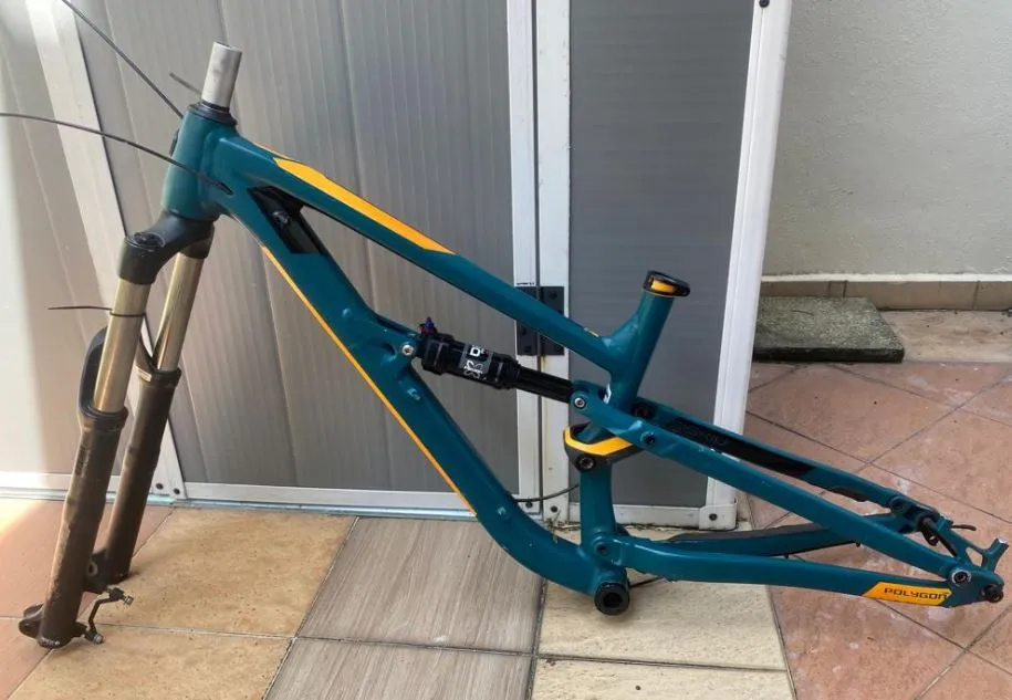 Frame Polygon T7 27.5" with Fork RS Recon 150mm